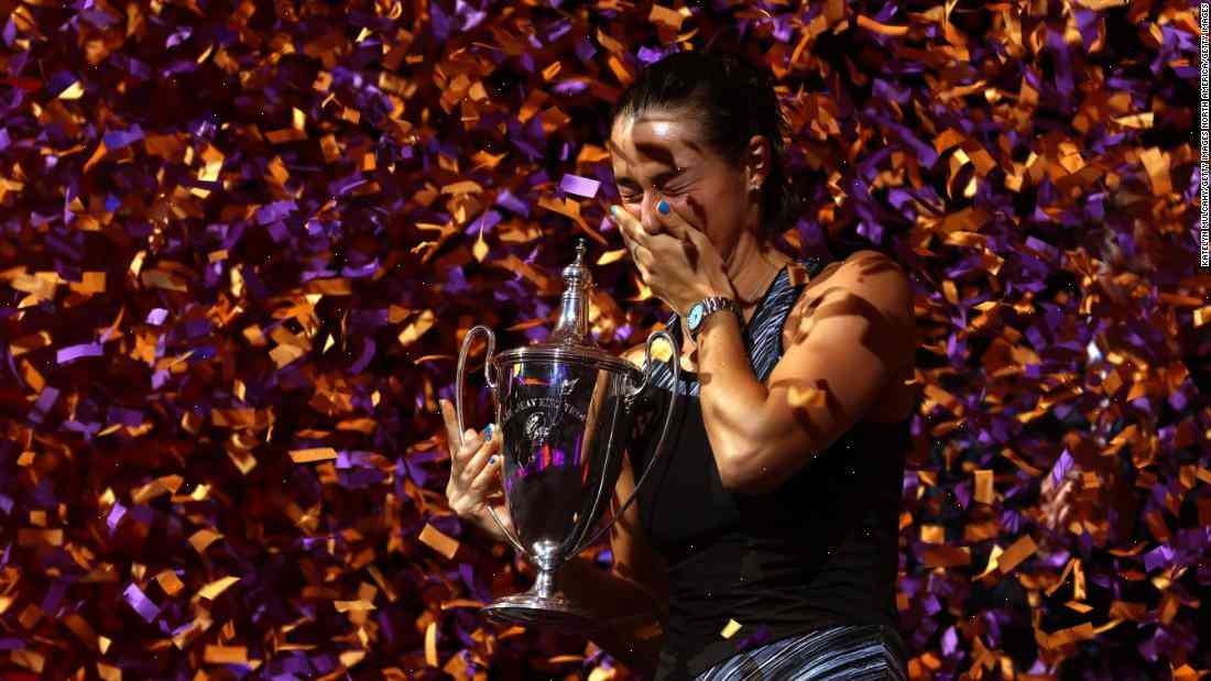 Caroline Garcia beats Samantha Crawford in Miami Open final